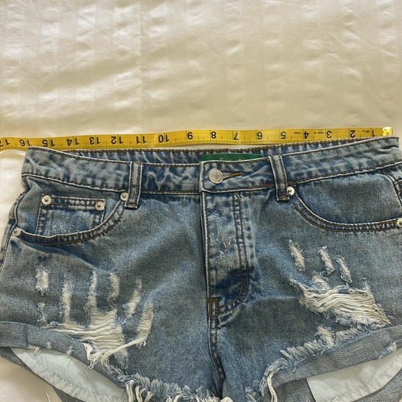 Jean Shorts - Look just like OneTeaspoon - Picture 4 of 5